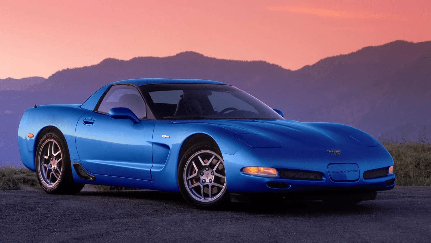 Corvette Generations/C5/C5 2002 Blue Z06  Right front.webp